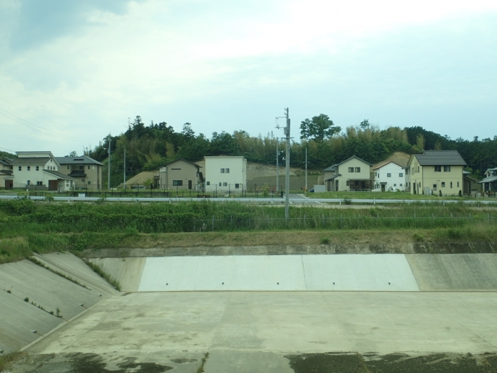 平成28年度　しんじ学園台調整池法面工事の写真